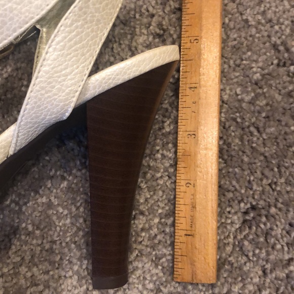 Brand new Beautifuls!! Sz 9.5B Chaps strappies. Heel ht 4 in. Solid & comfy. - Picture 8 of 8